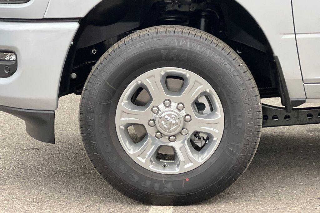 New 2026 RAM 2500 Big Horn AWD/4WD image 25