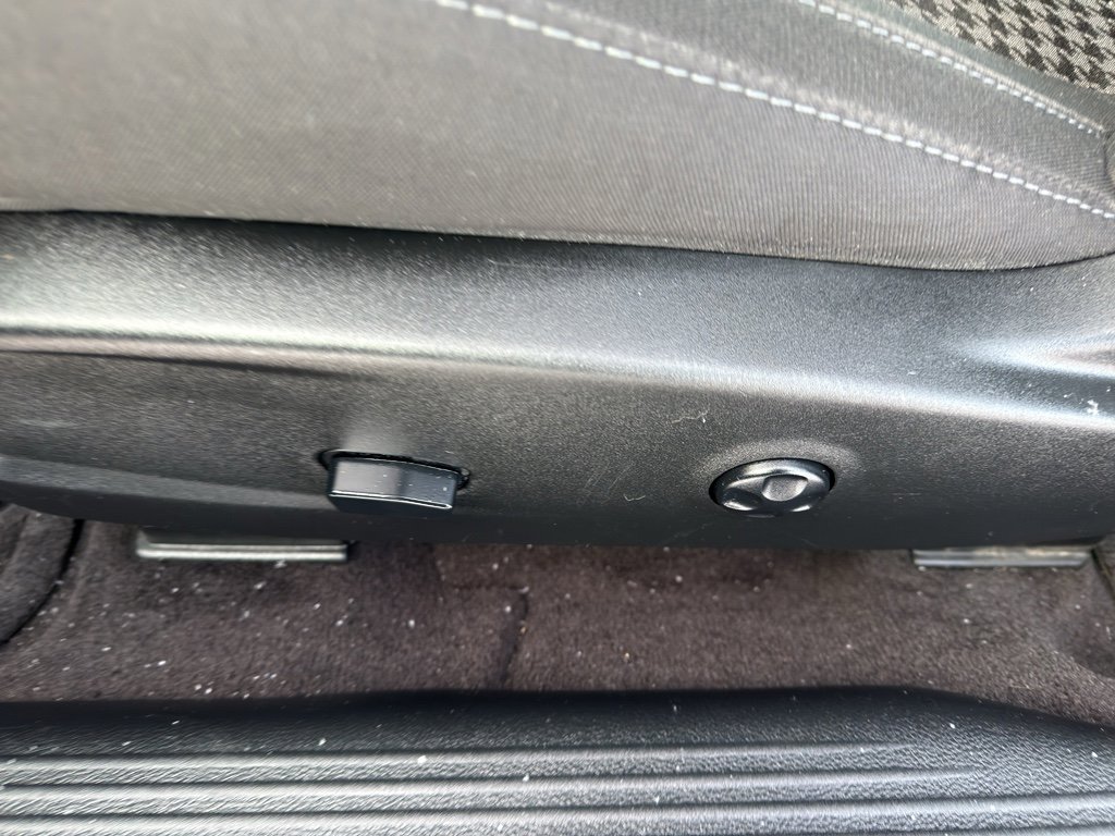 Used 2019 Dodge Challenger SXT w/ Blacktop Package image 14