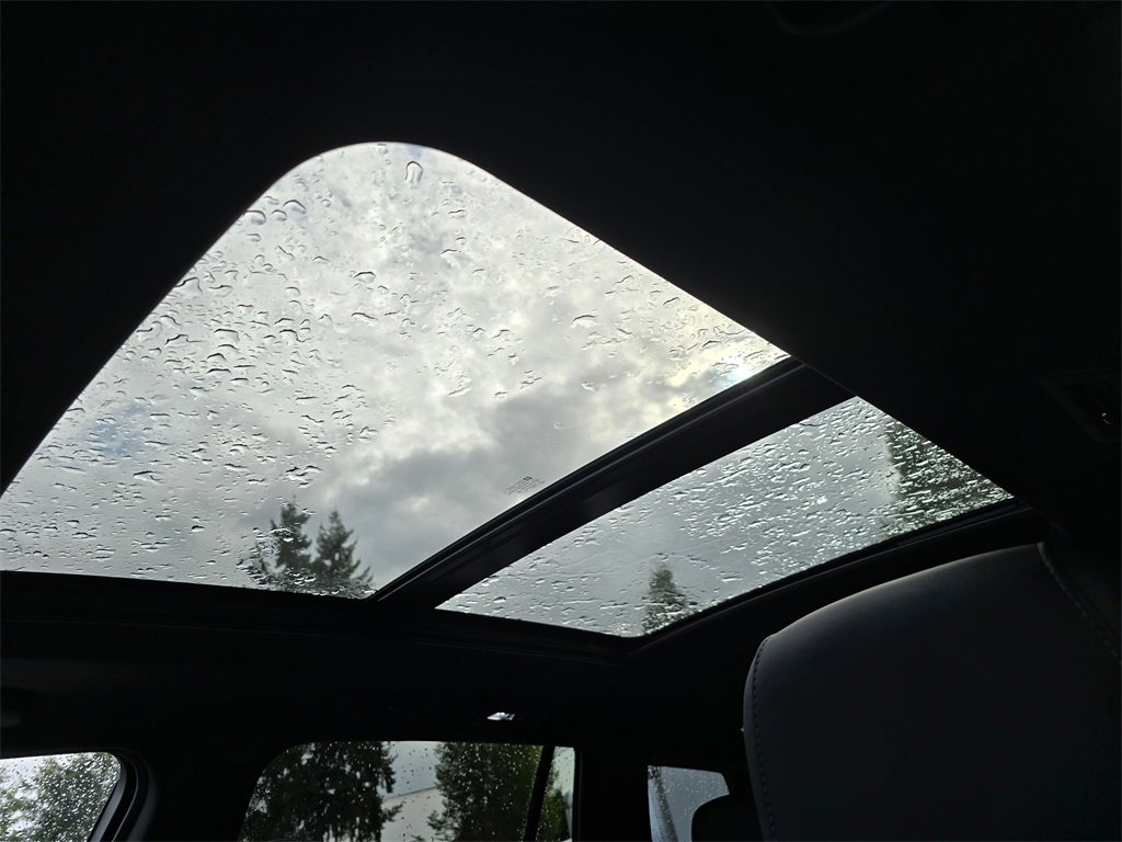 New 2025 Cadillac XT6 Luxury image 24