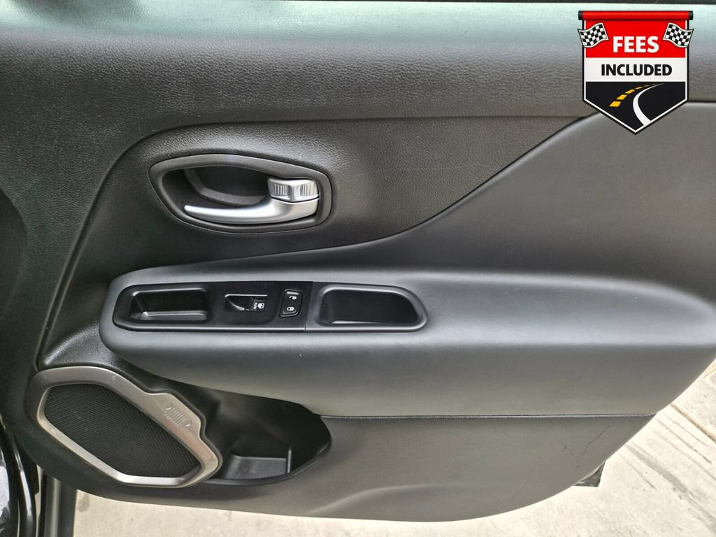 Used 2022 Jeep Renegade Latitude w/ Convenience Group AWD/4WD image 22