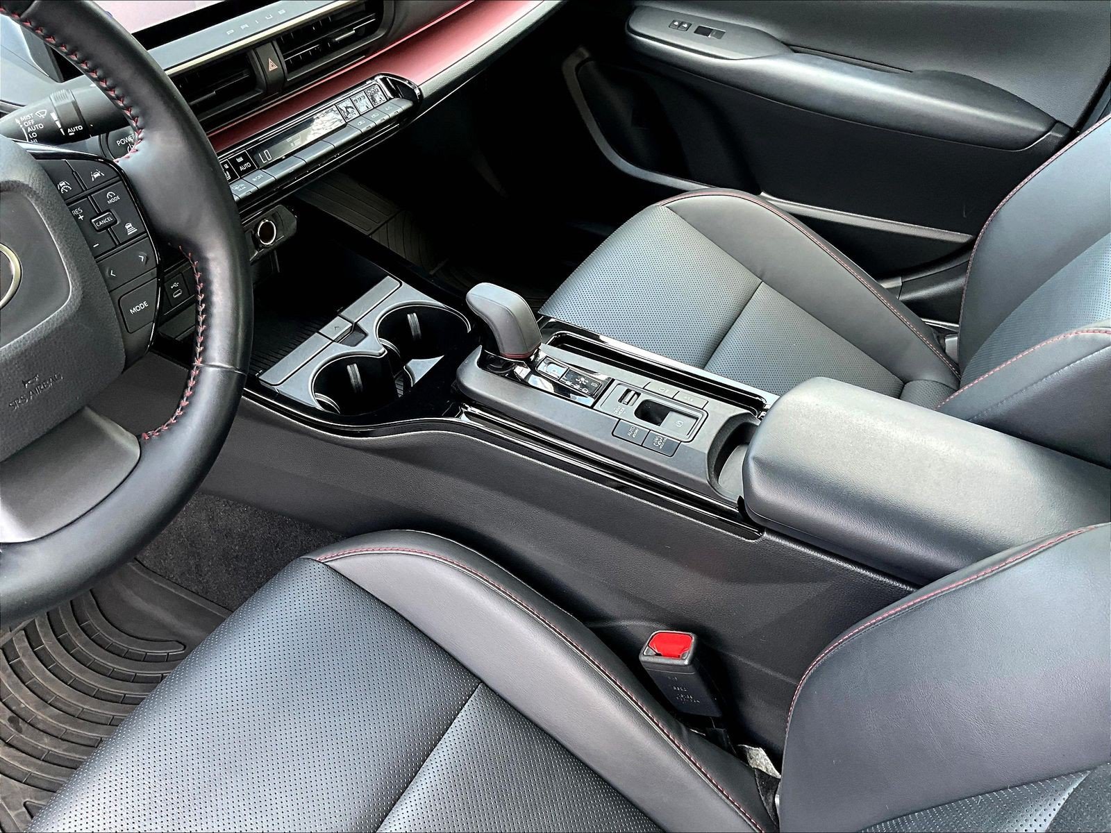 Used 2024 Toyota Prius Prime Premium w/ Advanced Technology Package FWD image 18