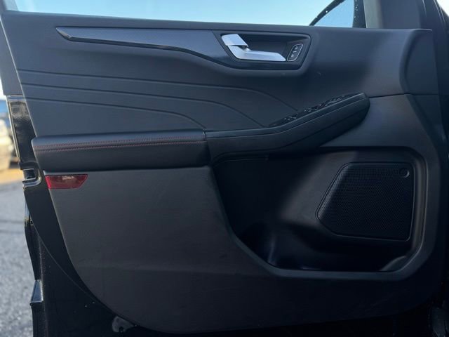 Used 2025 Ford Escape ST-Line image 12