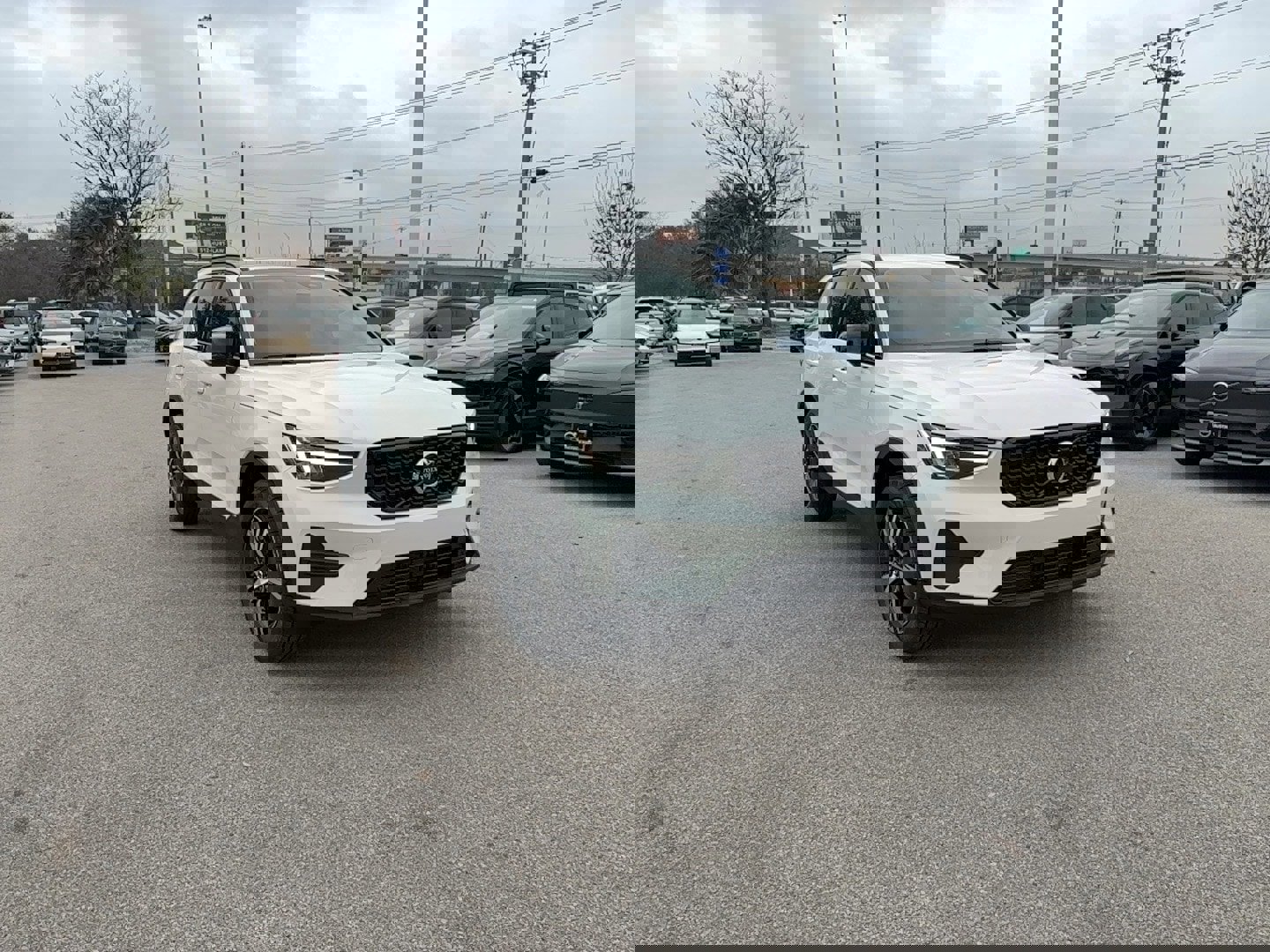 New 2026 Volvo XC40 B4 Core image 7