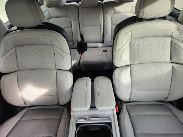 New 2026 Lincoln Navigator Reserve AWD/4WD image 14