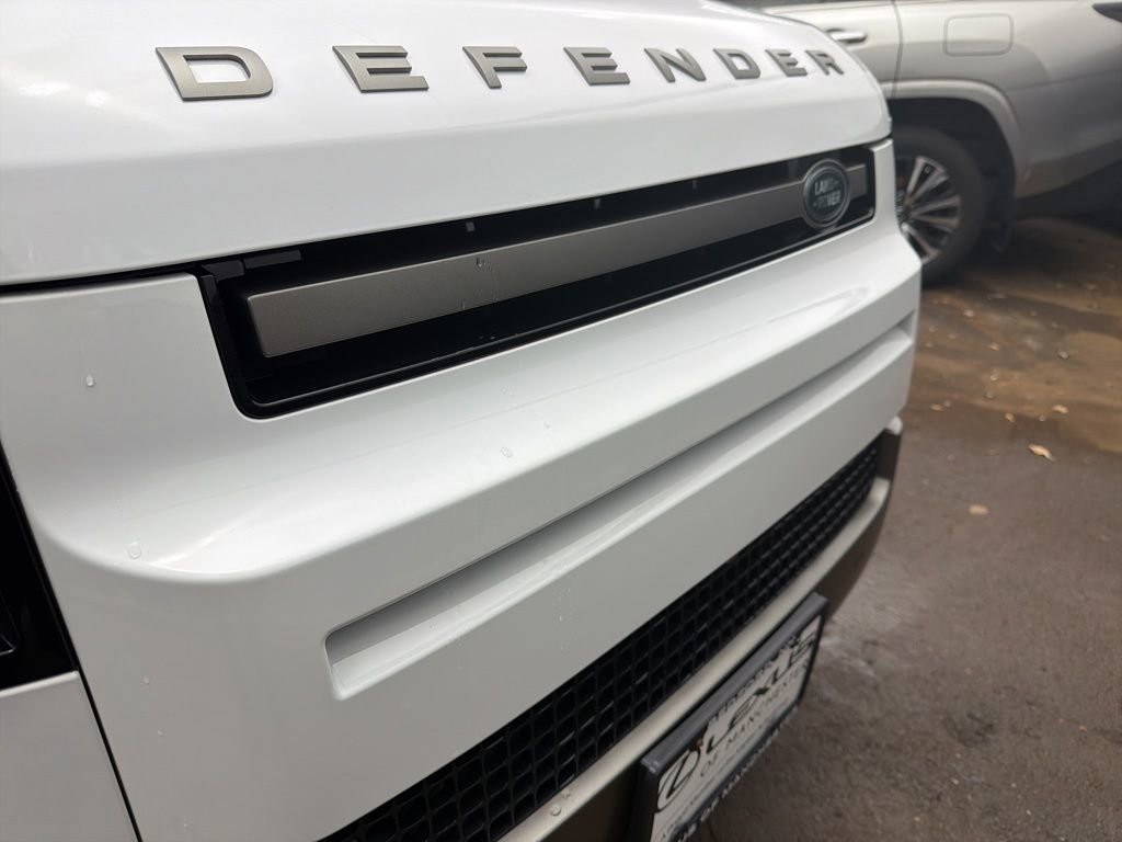 Used 2024 Land Rover Defender 110 X-Dynamic SE image 31