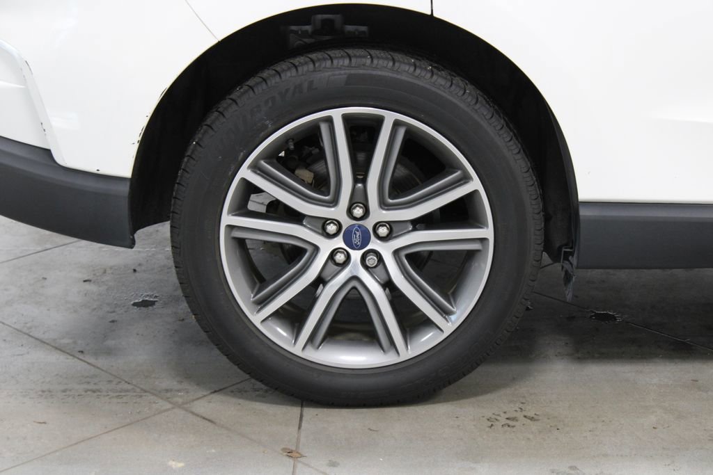 Used 2020 Ford Edge Titanium image 12
