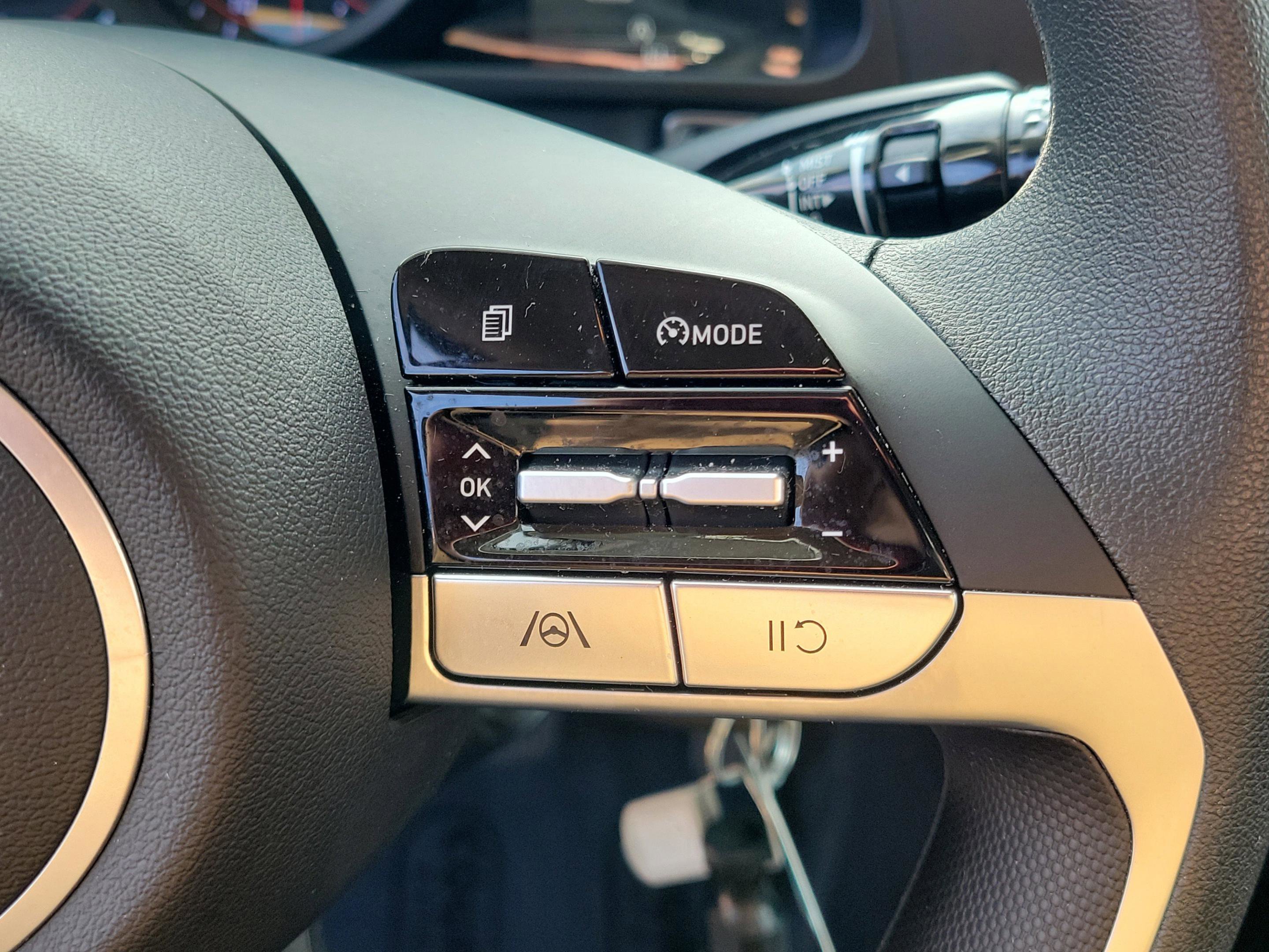 Certified 2023 Hyundai Elantra SE image 22