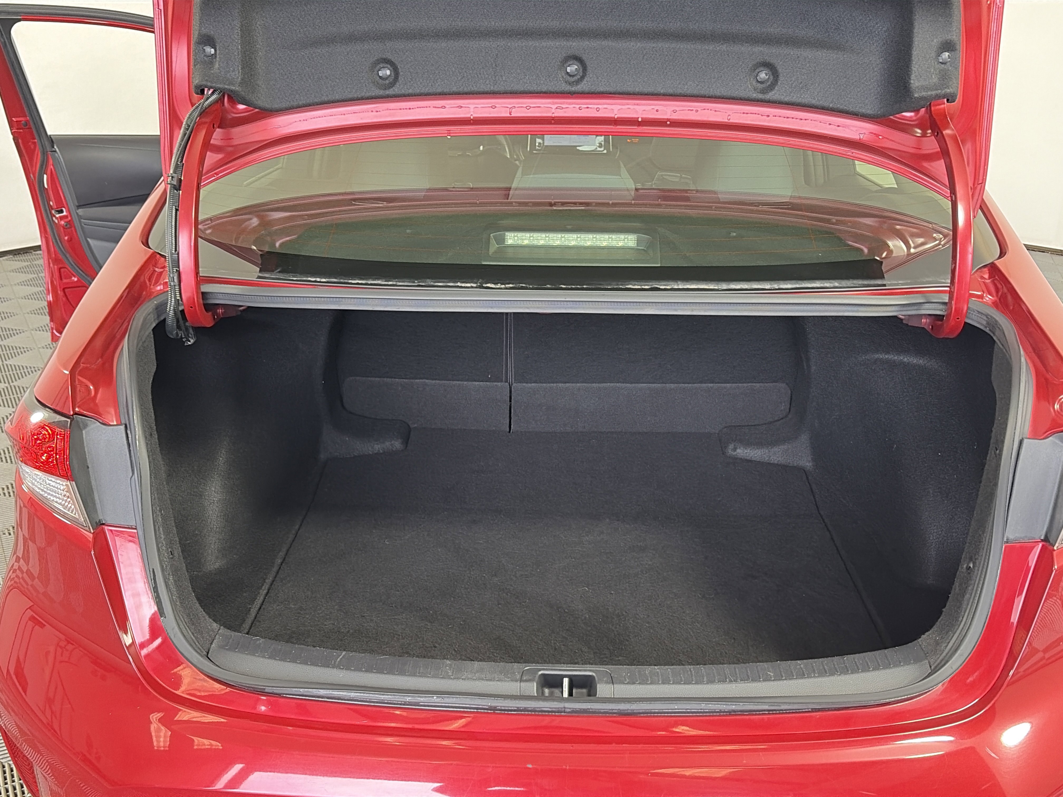 Used 2020 Toyota Corolla LE image 14