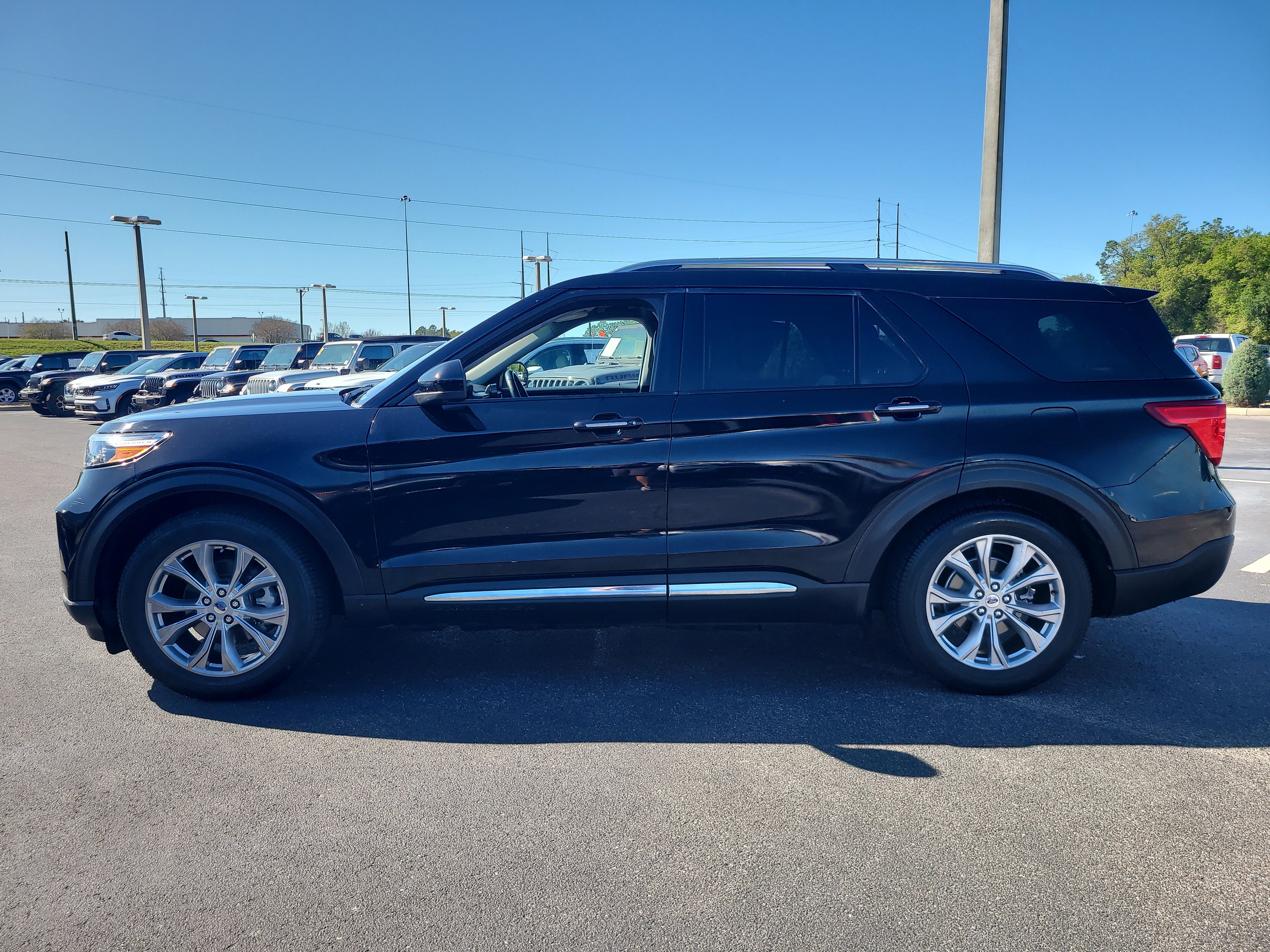 Used 2024 Ford Explorer Limited image 7