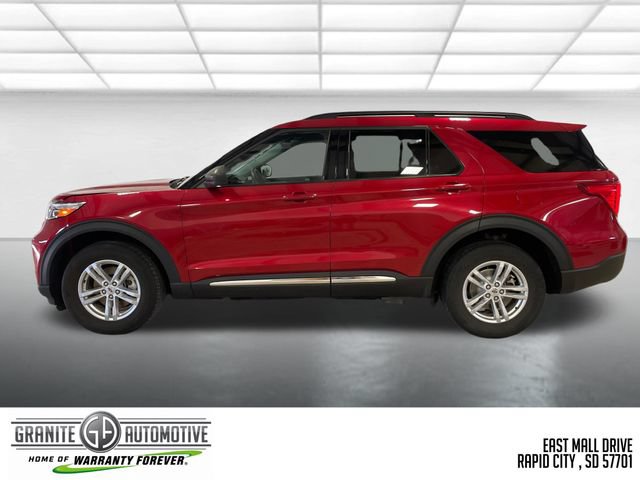 Used 2023 Ford Explorer XLT AWD/4WD image 2