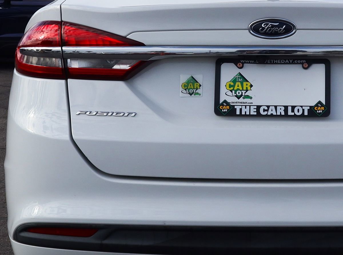 Used 2018 Ford Fusion S image 20