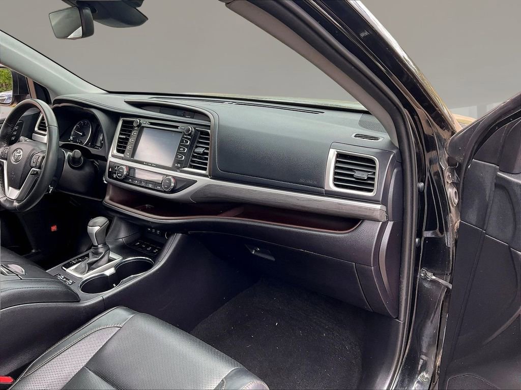 Used 2019 Toyota Highlander Limited Platinum AWD/4WD image 27