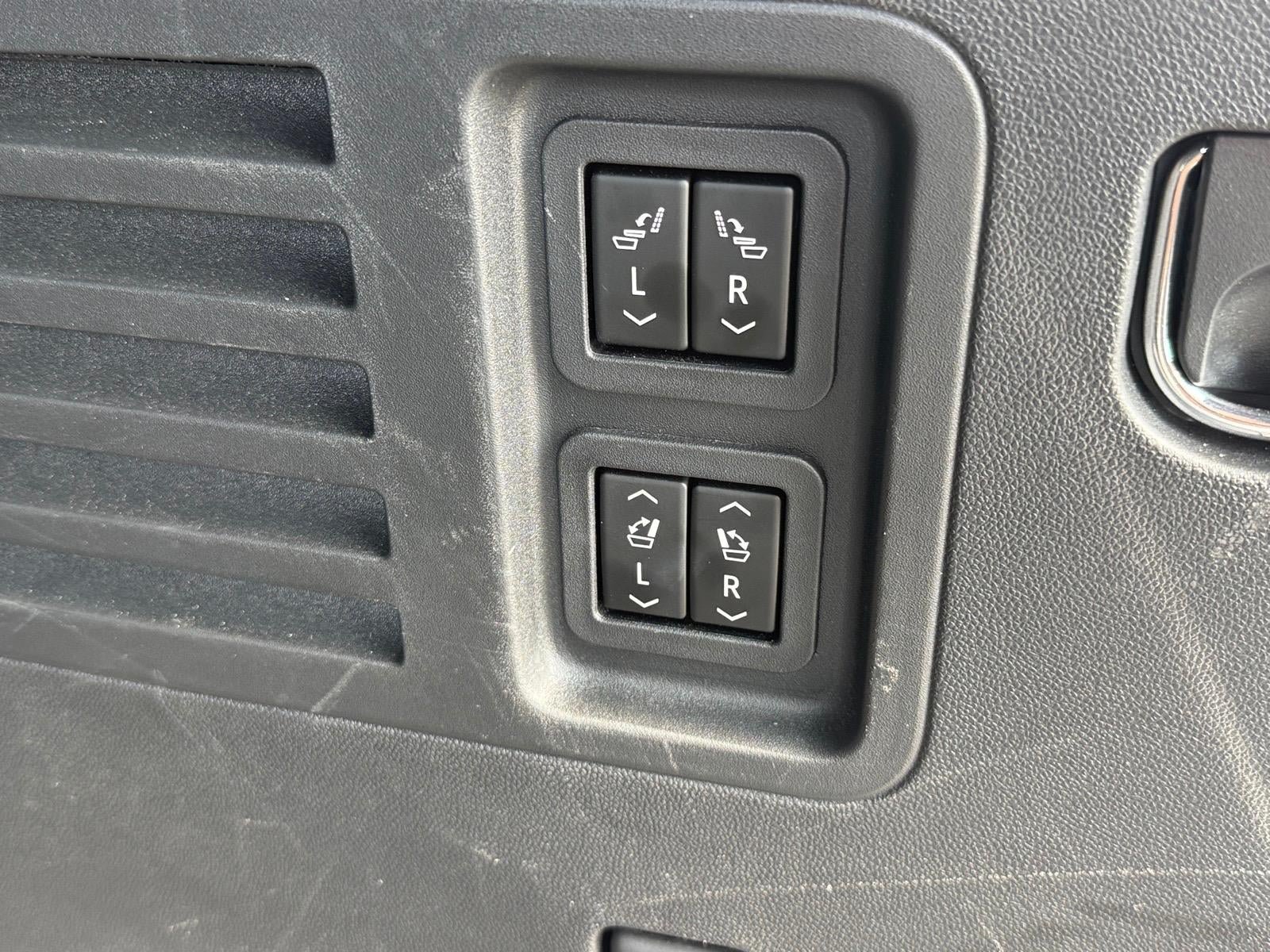 Used 2026 Chevrolet Traverse High Country w/ LPO, Floor Liner Package AWD/4WD image 8