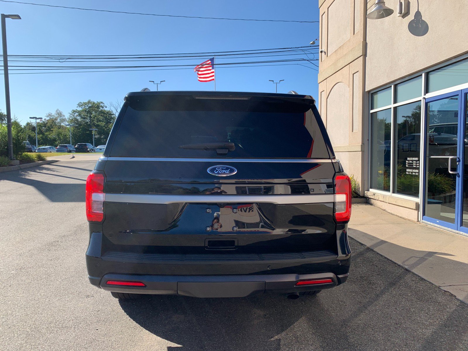 Used 2023 Ford Expedition XLT AWD/4WD image 6