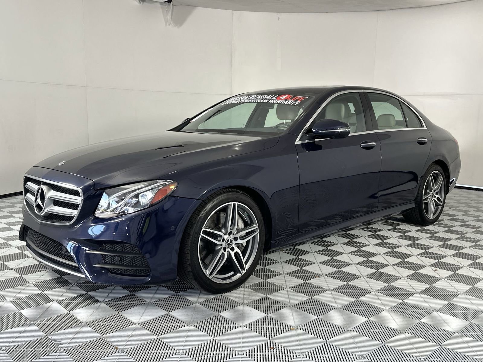Used 2020 Mercedes-Benz E 350 Sedan image 4