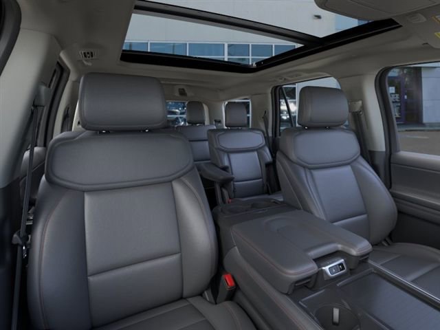 New 2025 Ford Expedition Active image 10