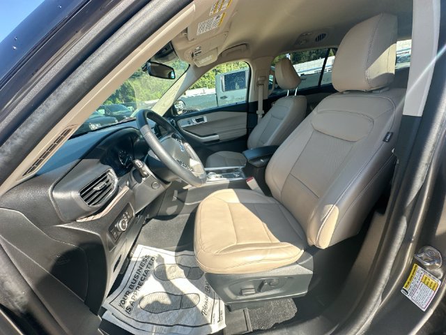 Used 2023 Ford Explorer Limited w/ Equipment Group 301A AWD/4WD image 24