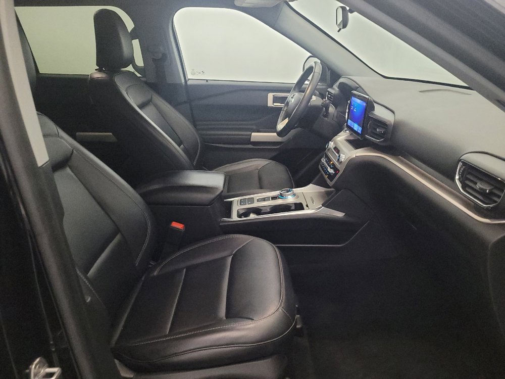 Used 2022 Ford Explorer XLT w/ Equipment Group 202A RWD image 21