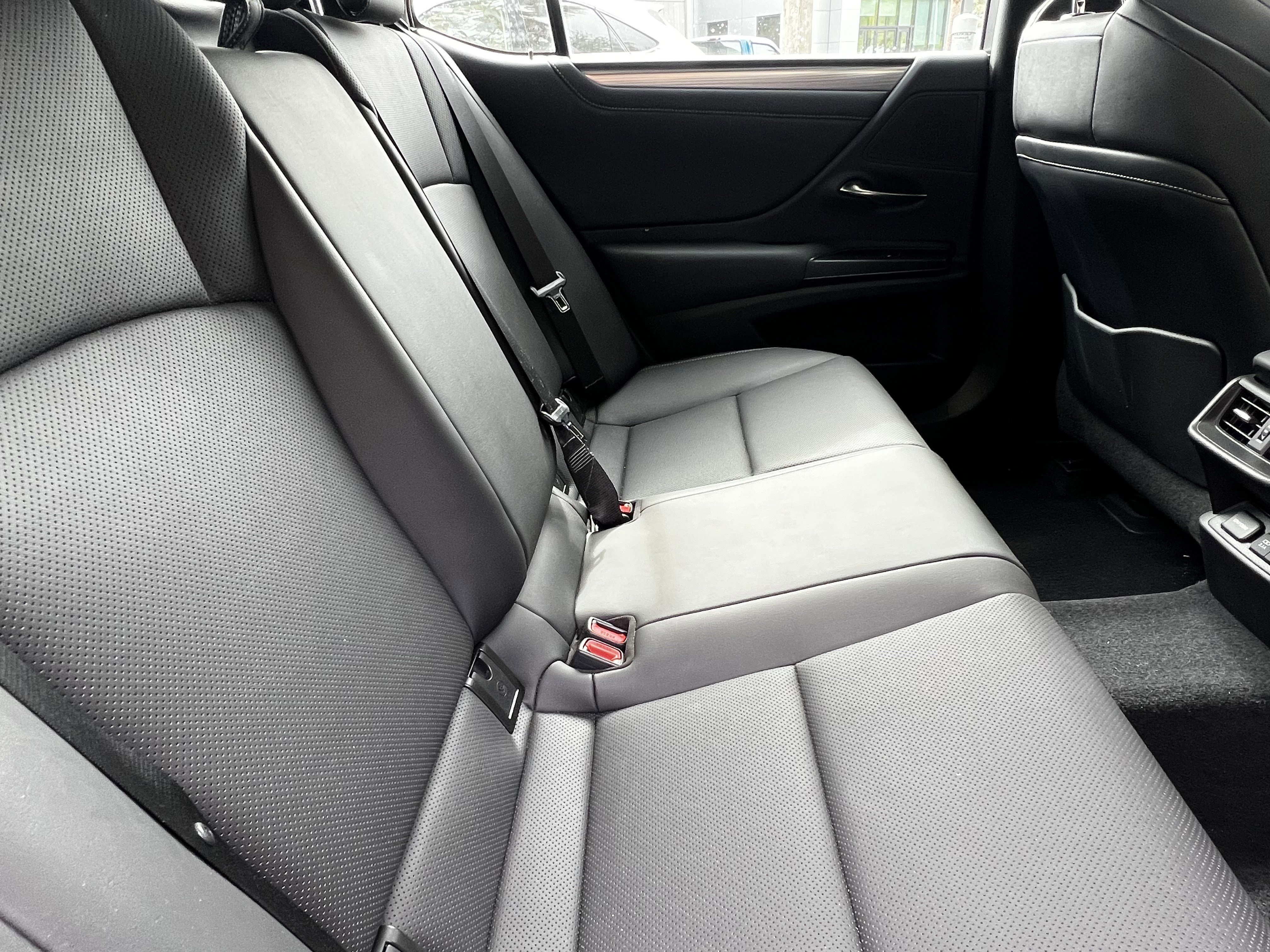 Used 2021 Lexus ES 350 F Sport w/ Accessory Package 2 image 41