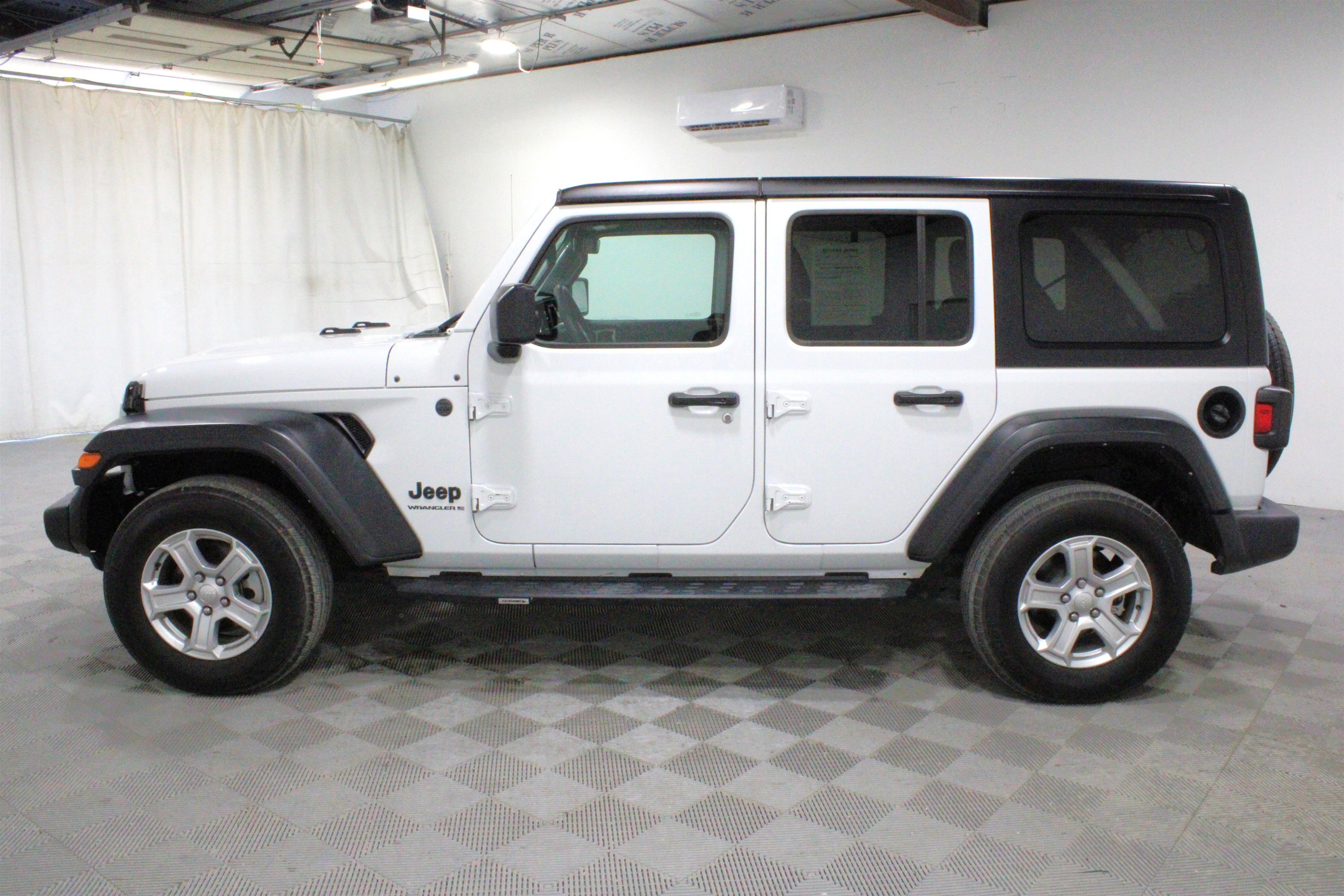 Used 2023 Jeep Wrangler Unlimited Sport AWD/4WD image 30