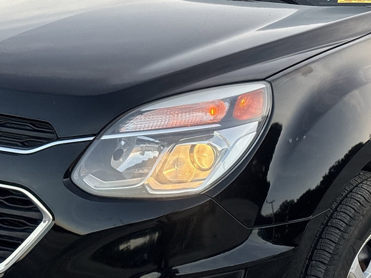 Used 2017 Chevrolet Equinox LS image 25
