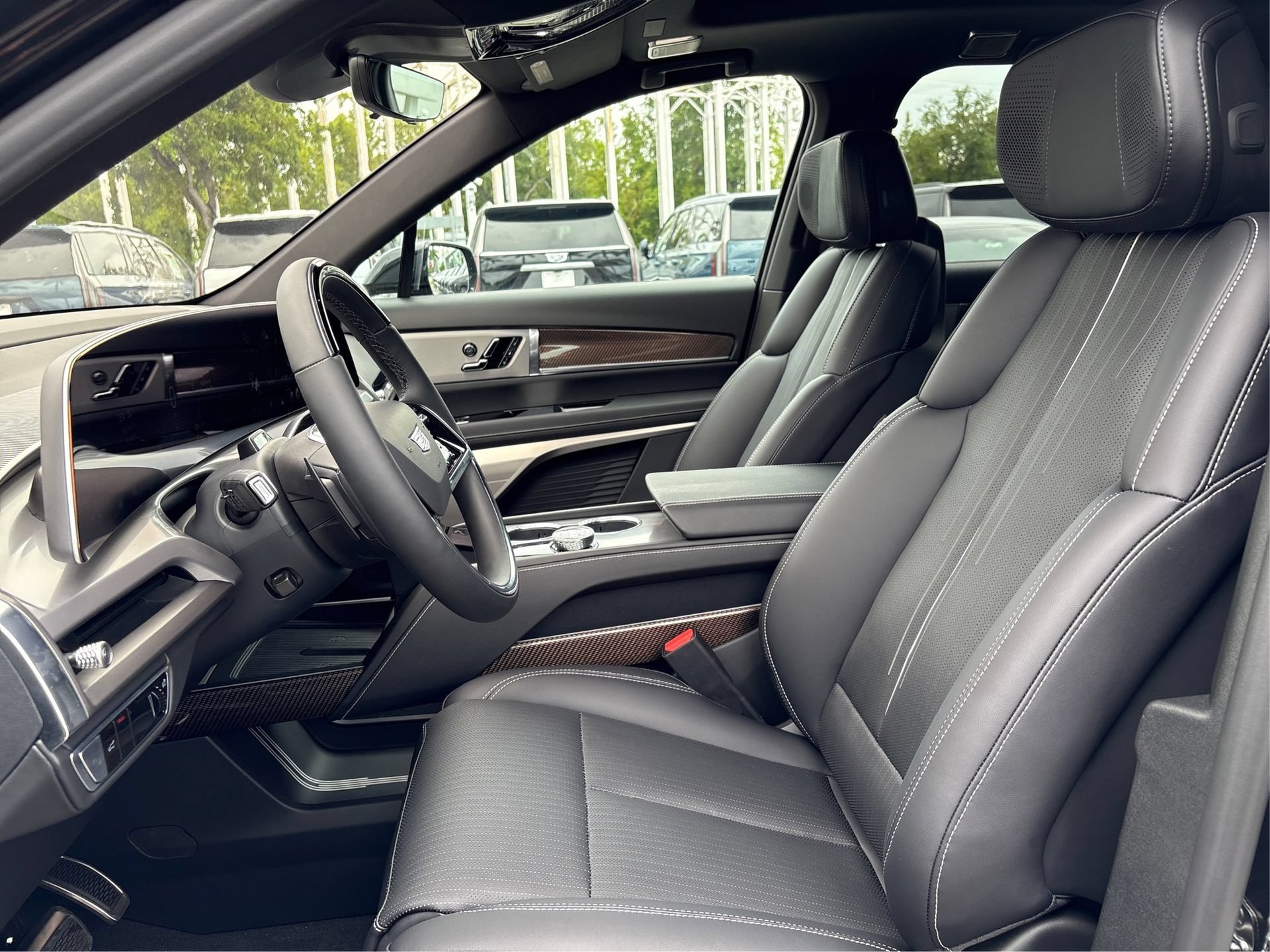New 2027 Cadillac Vistiq Sport AWD/4WD image 9