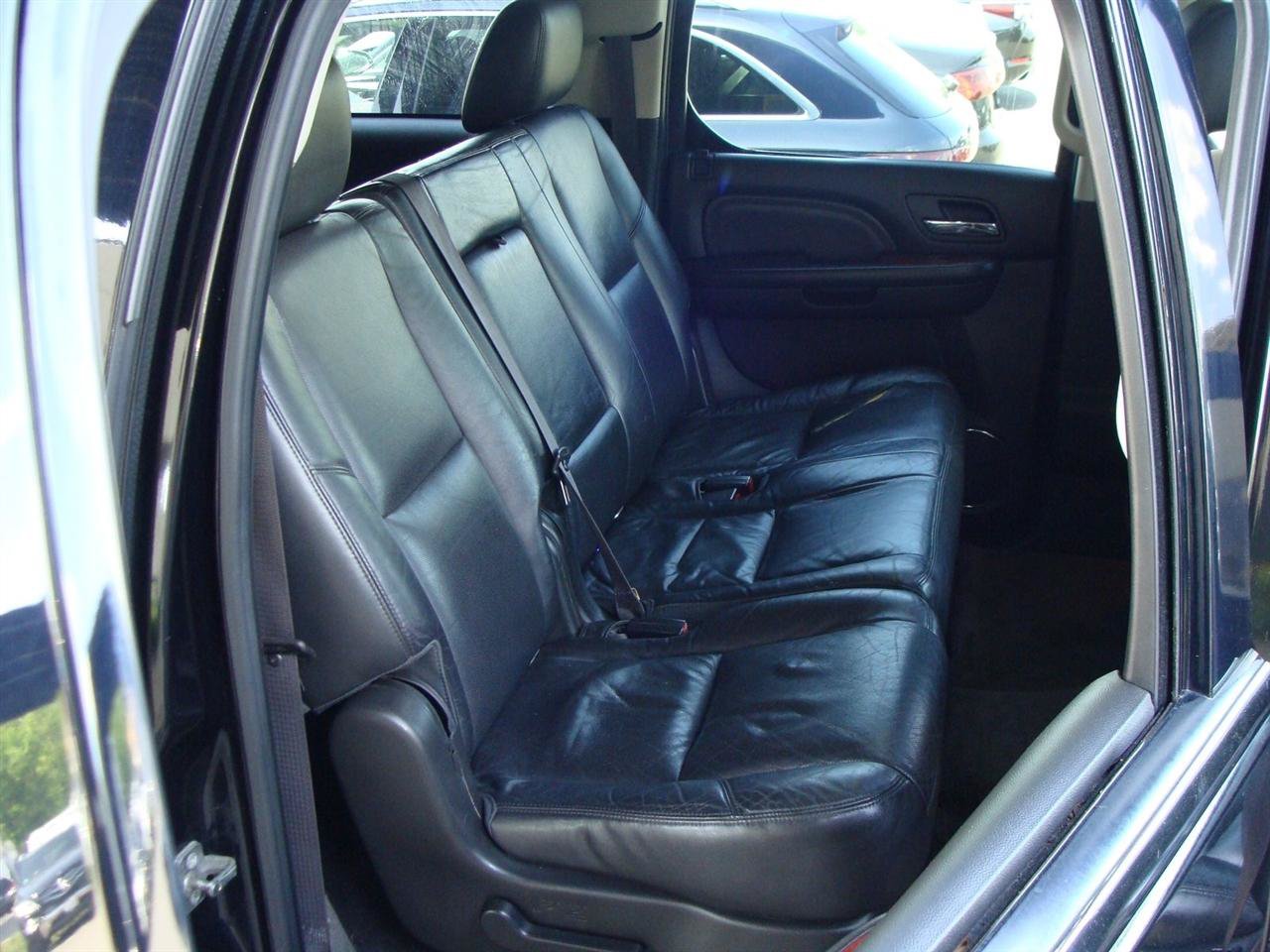Used 2012 Cadillac Escalade ESV Luxury AWD/4WD image 12