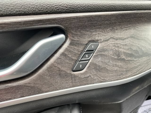 Used 2023 Jeep Grand Cherokee Limited AWD/4WD image 18
