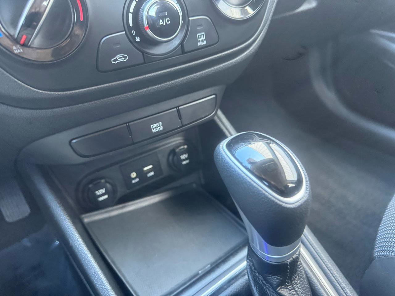 Used 2021 Hyundai Accent SE image 44