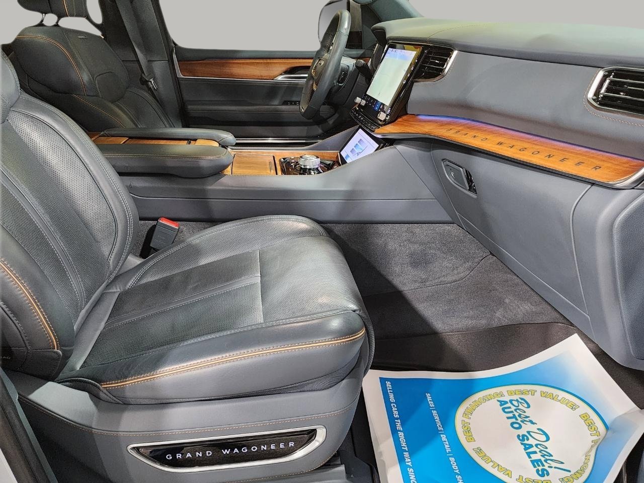 Used 2022 Jeep Grand Wagoneer Series II w/ Premium Group II image 26