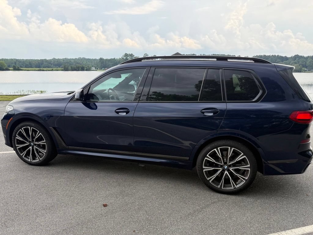 Used 2021 BMW X7 M50i AWD/4WD image 7