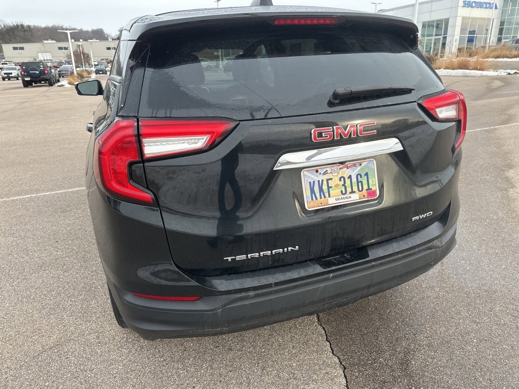 Used 2024 GMC Terrain SLE image 9