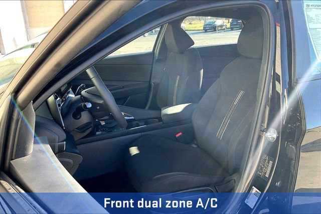 New 2025 Hyundai Elantra SEL image 11