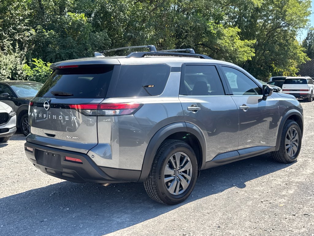 Used 2023 Nissan Pathfinder SV AWD/4WD image 5