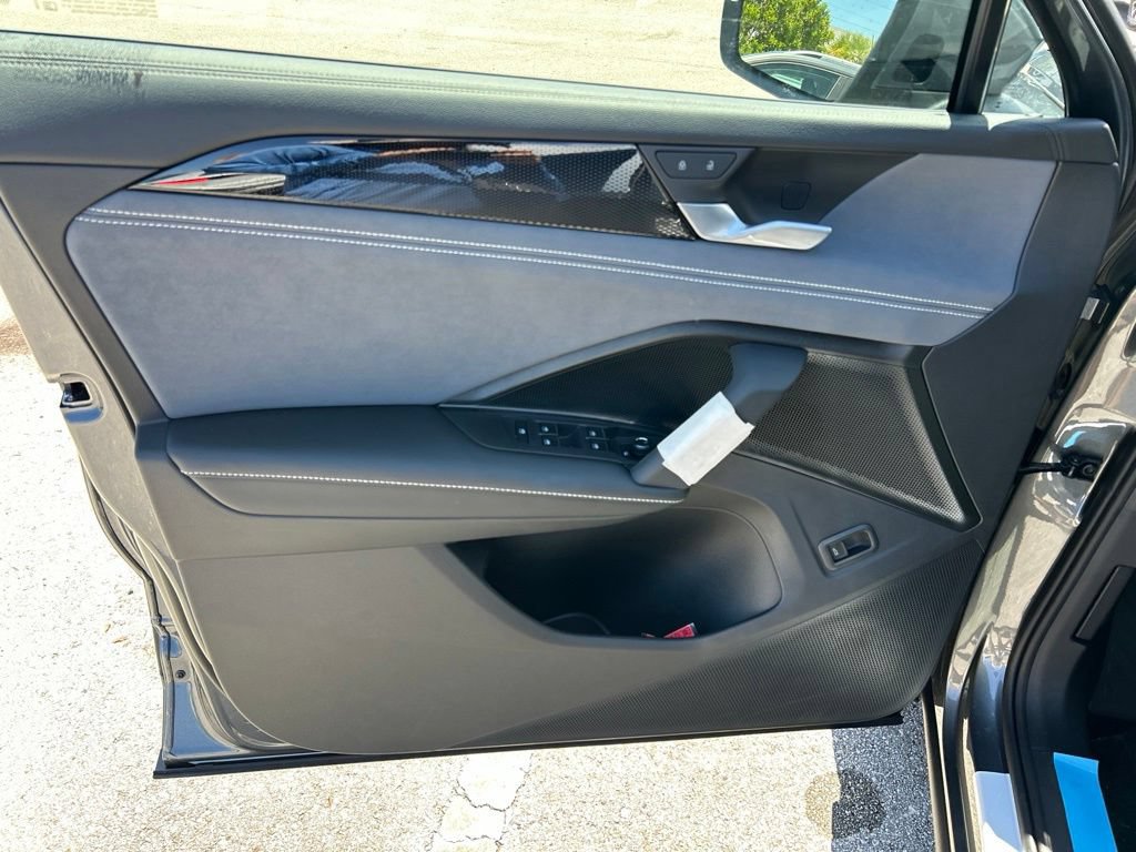 New 2026 Volkswagen Tiguan SE FWD image 17