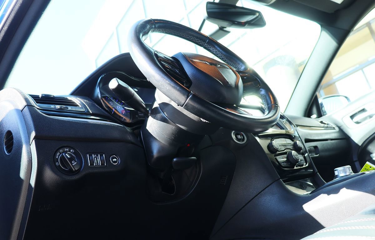 Used 2018 Chrysler 300 S image 40