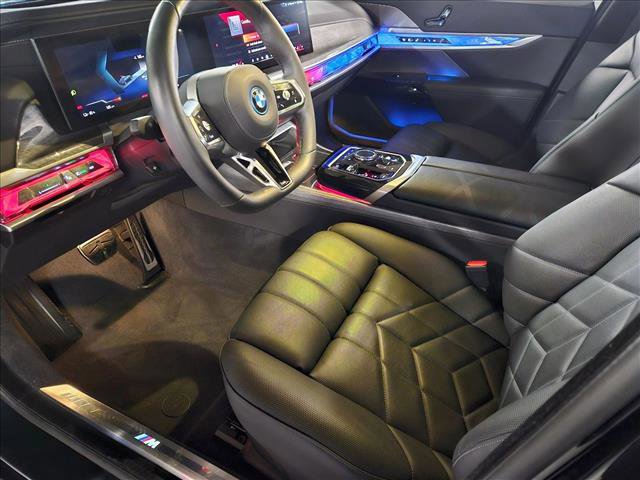 Used 2025 BMW i7 xDrive60 image 9