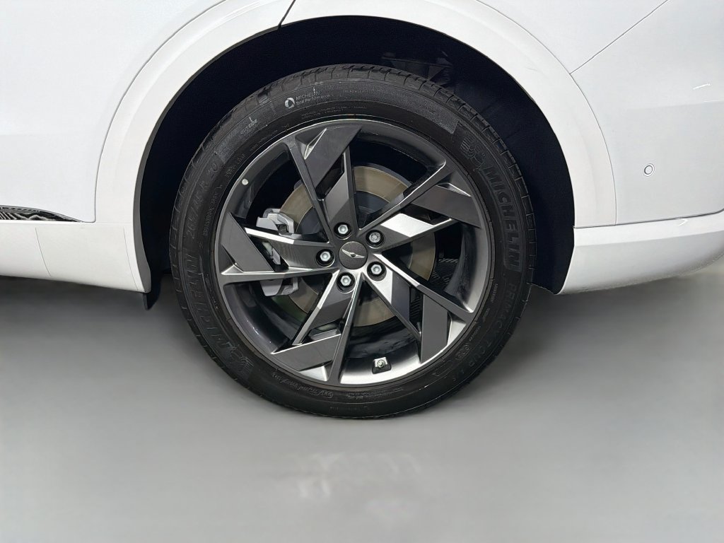 Used 2024 Genesis Electrified GV70 AWD/4WD image 32