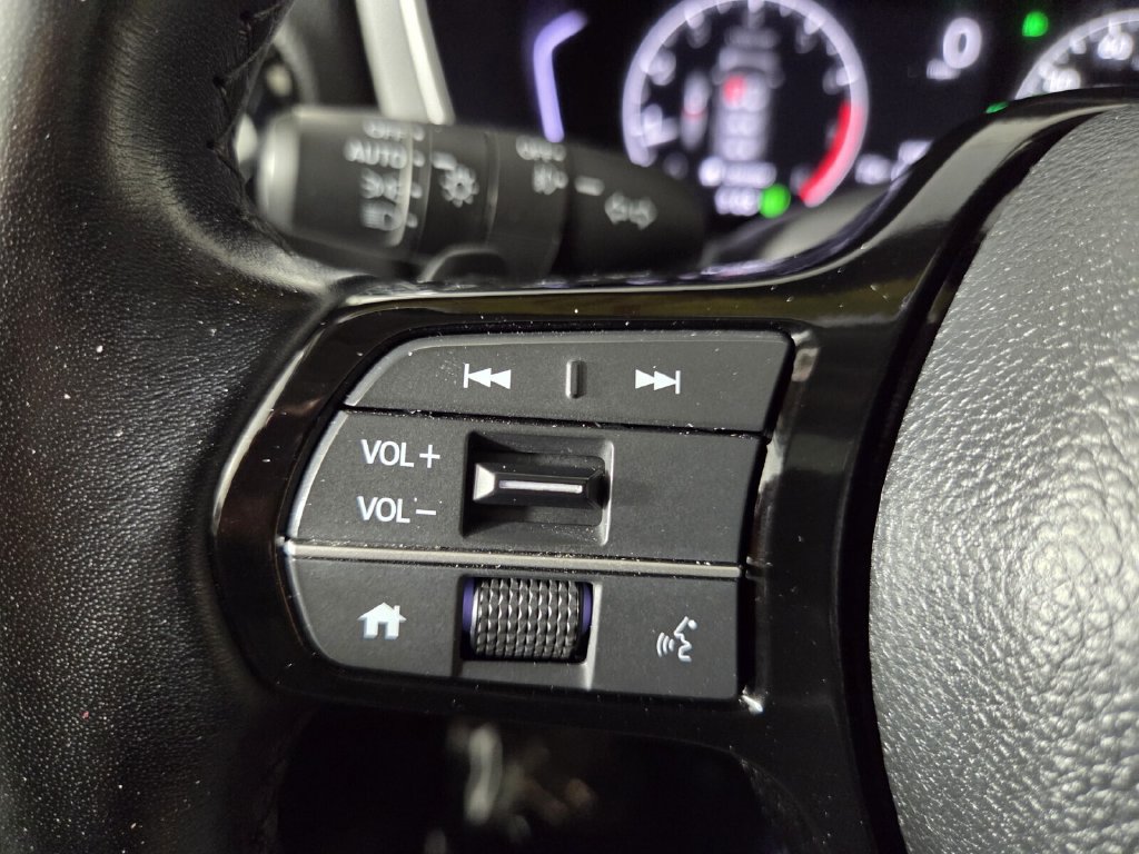 Used 2025 Honda Pilot Touring image 17