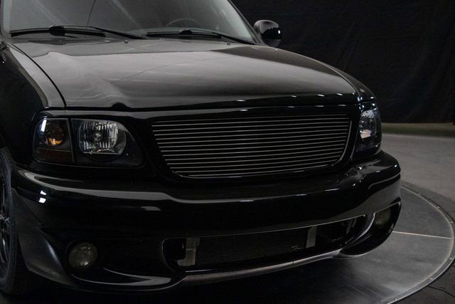 Used 2002 Ford F150 Lightning RWD image 4