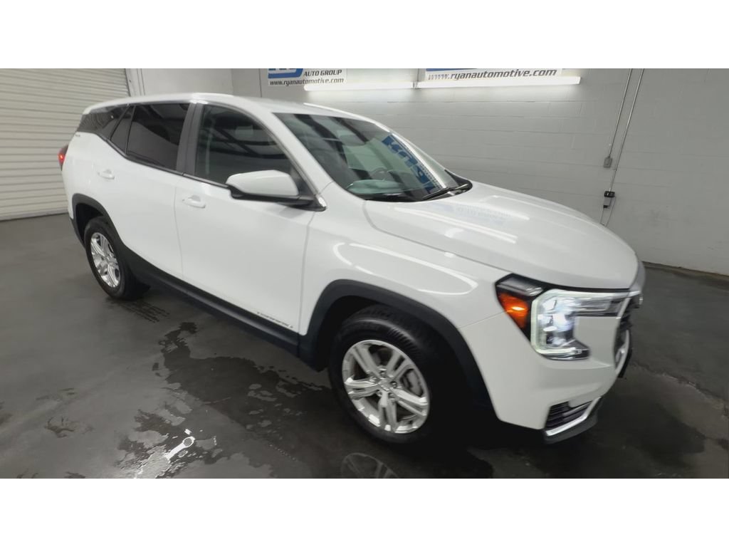 Certified 2024 GMC Terrain SLE FWD image 2