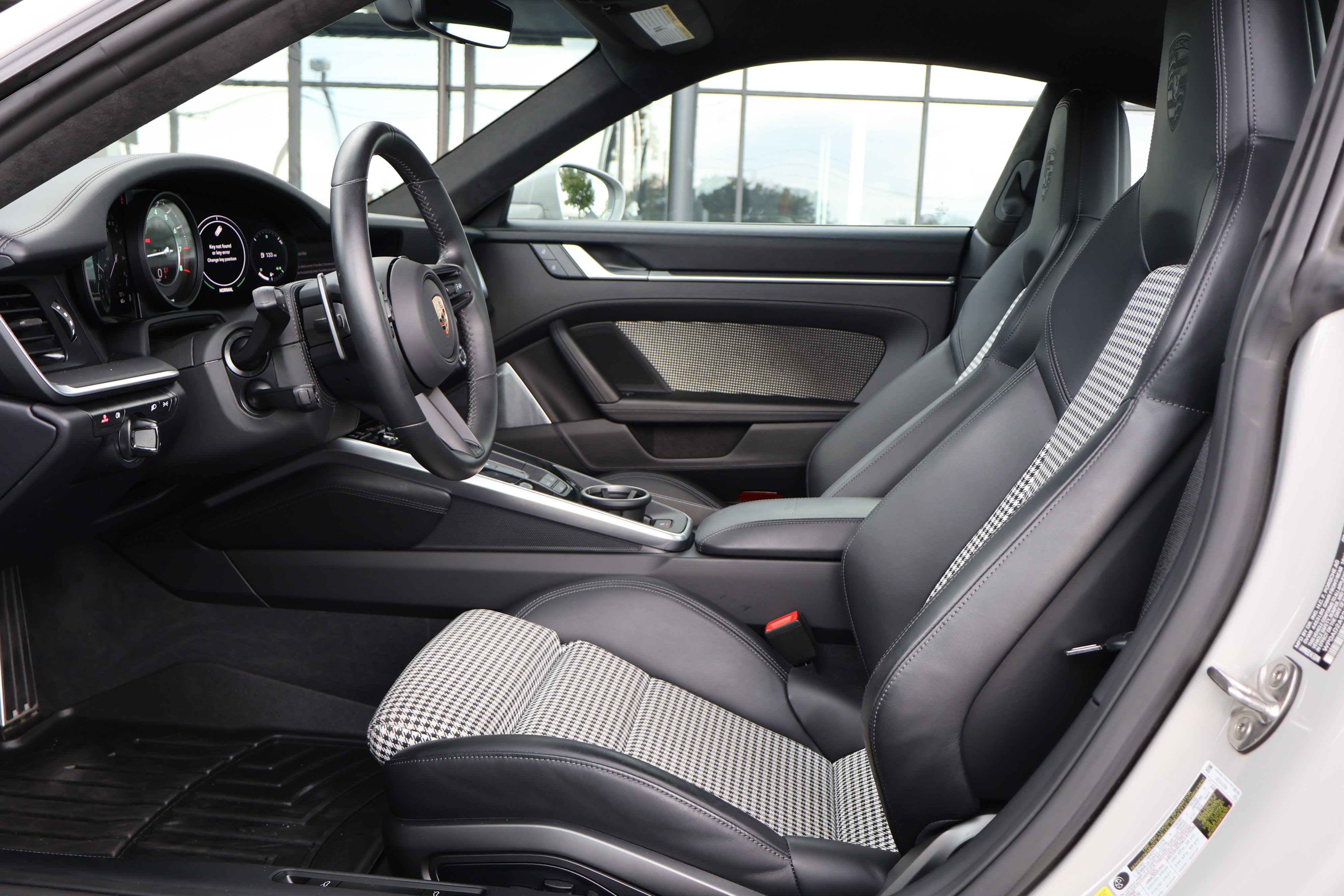 Used 2025 Porsche 911 Turbo S AWD/4WD image 19