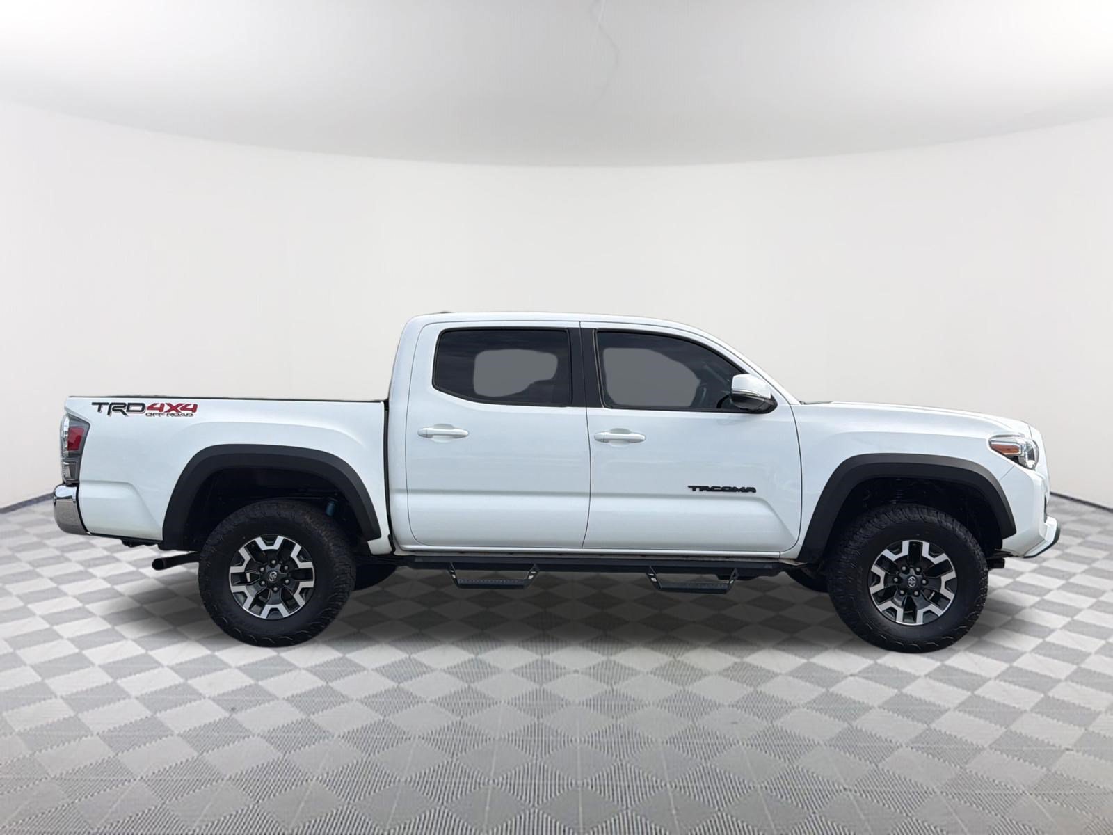 Certified 2021 Toyota Tacoma TRD Off-Road AWD/4WD image 18