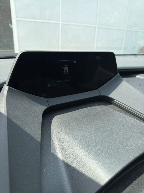 Used 2023 Toyota Prius XLE image 5