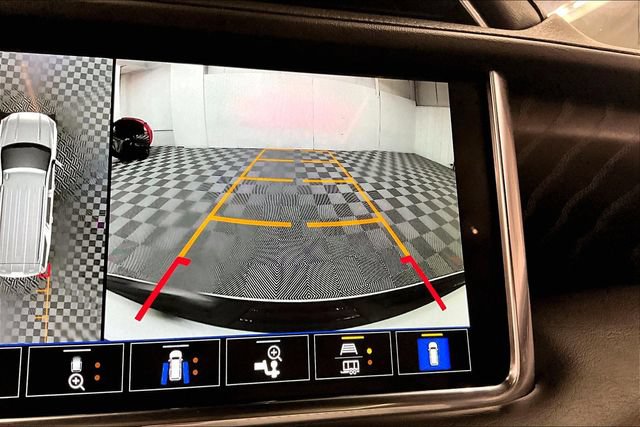 Used 2024 GMC Yukon XL Denali AWD/4WD image 30