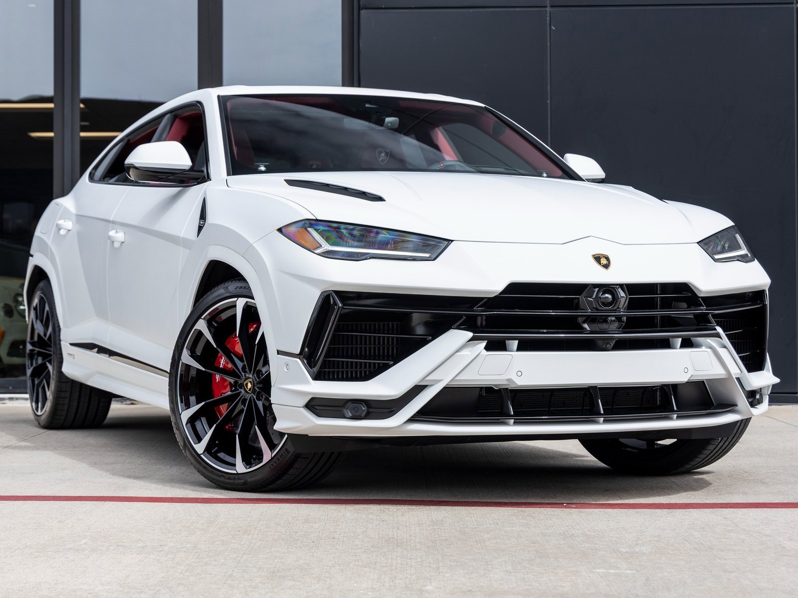 Used 2024 Lamborghini Urus S image 2