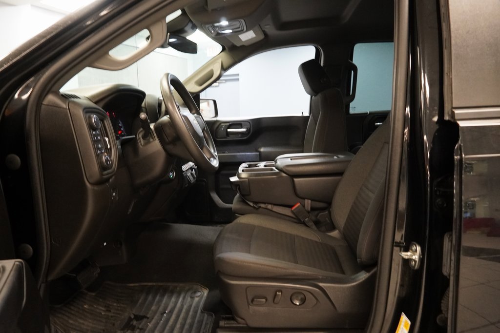 Used 2022 Chevrolet Silverado 1500 Custom image 4