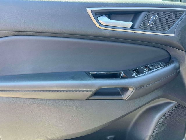 Used 2018 Ford Edge SEL w/ Equipment Group 201A AWD/4WD image 22