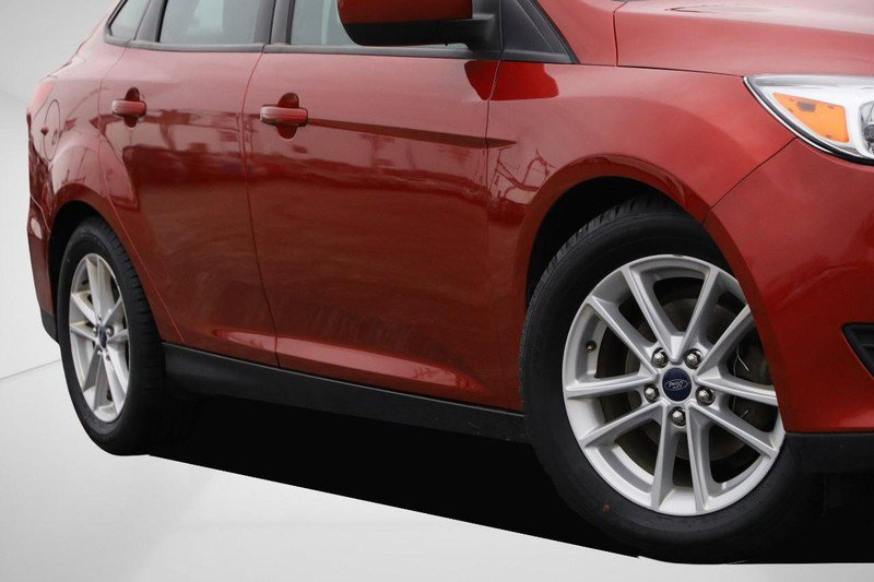 Used 2018 Ford Focus SE image 3