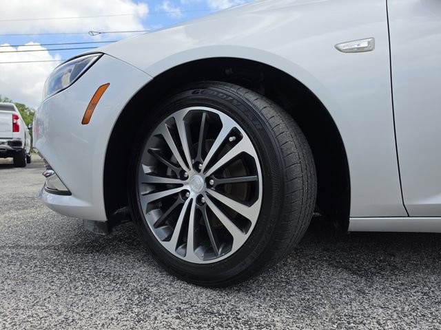 Used 2018 Buick Regal Essence w/ Driver Confidence Package #1 FWD image 35
